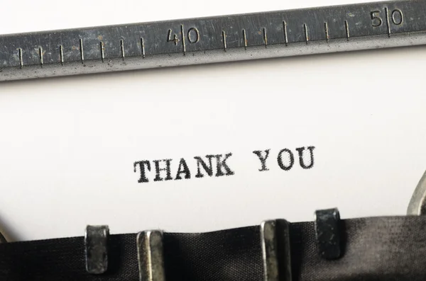 Слова благодарности на пишущей машинке — стоковое фото