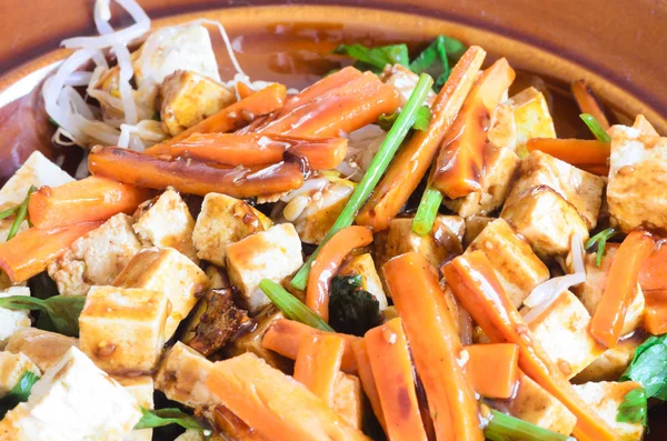 Tofu frito con verduras — Foto de Stock