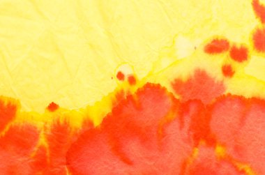 Krep kağıt arka plan kırmızı ve sarı boyalı 