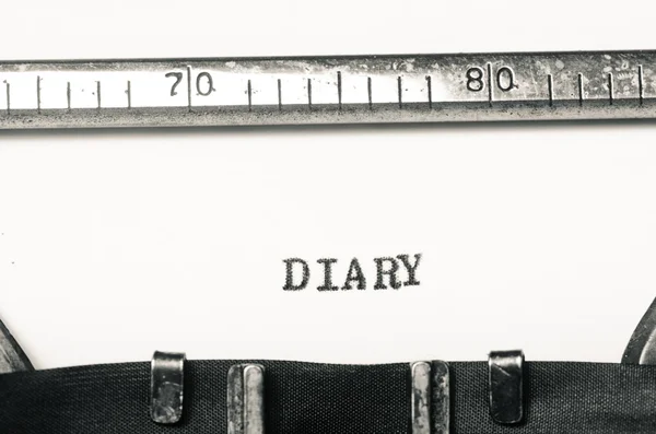 タイプライターで入力された単語の日記 — ストック写真