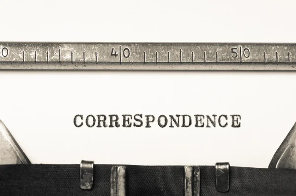Correspondência de palavras datilografada na máquina de escrever — Fotografia de Stock