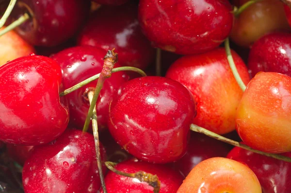 Closeup to sweet cherries — Stock Photo, Image