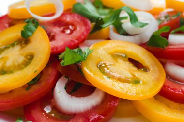 Timato ve soğan salatası