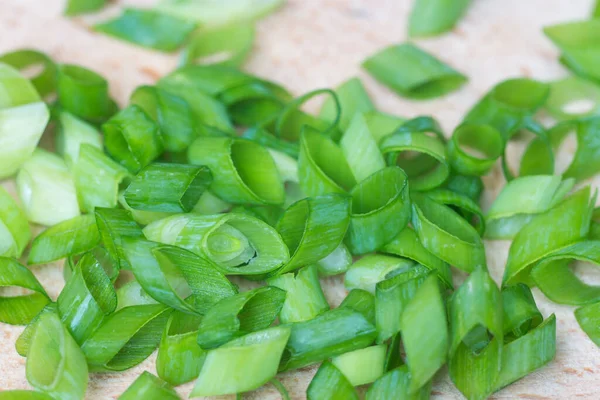 Chopped Fresh Chives Cutting Board Closeuo Selective Focus — Stock Photo, Image