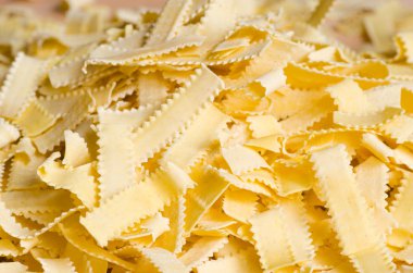 çiğ kurutulmuş makarna