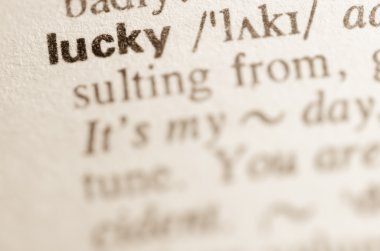 Şanslı kelimenin sözlük tanımı 