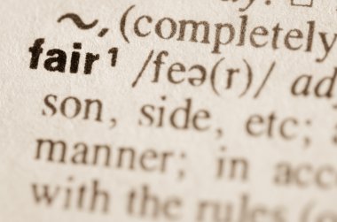 Adil kelimenin sözlük tanımı 