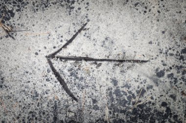 kum zemin üzerine ok 