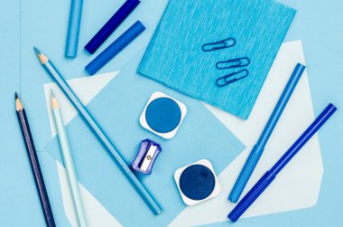 mavi renk okul malzemeleri 