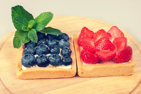 Tarta de arándanos y fresas — Foto de Stock