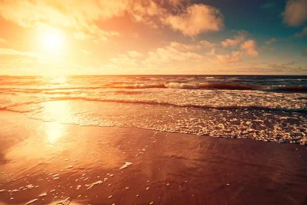 Solnedgång över havet — Stockfoto