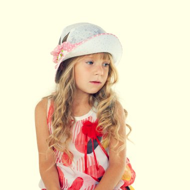 Şapkalı Kız portresi