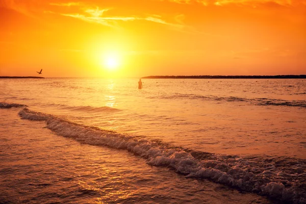 Solnedgång över havet — Stockfoto