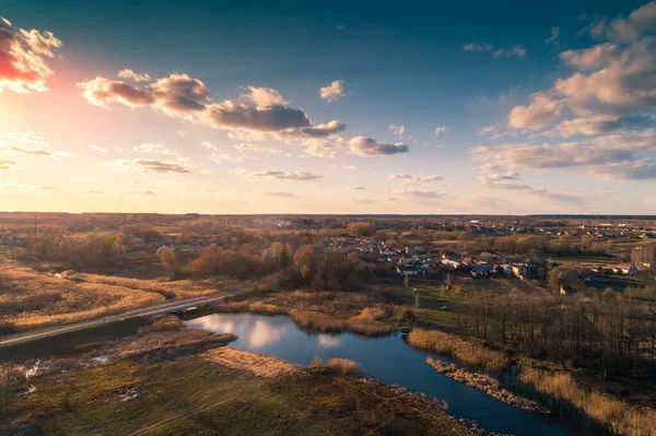 Luftaufnahme Von Landschaft Und Bach Abend Bei Sonnenuntergang Schöne Ländliche — Stockfoto