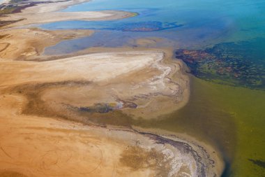 Soyut doğa geçmişi. Kuru haliçlerin üst manzarası. Kara dokusu