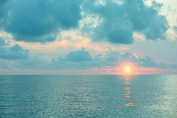 Früh Morgens Strand Morgendämmerung Über Dem Meer Pastellfarbe — Stockfoto