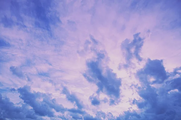 Kleurrijke Bewolkte Lucht Bij Zonsondergang Kleur Van Het Verloop Lucht — Stockfoto