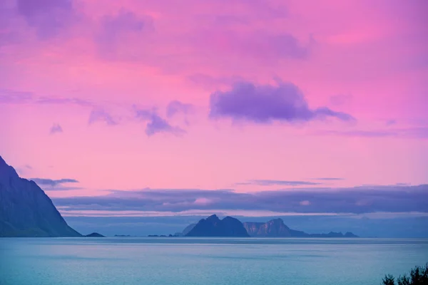 Havet Vid Horisonten Klippor Havet Solnedgången Vacker Stenig Havsutsikt Kvällen — Stockfoto