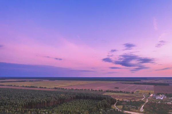 Ländliche Landschaft Mit Schönem Gefälle Abendhimmel Bei Sonnenuntergang Luftaufnahme — Stockfoto