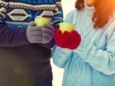 Kaç bardak çay ile açık havada tutan