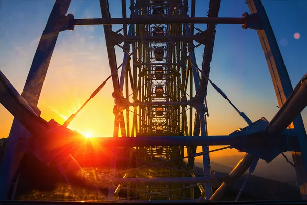 Rueda de la fortuna al atardecer —  Fotos de Stock