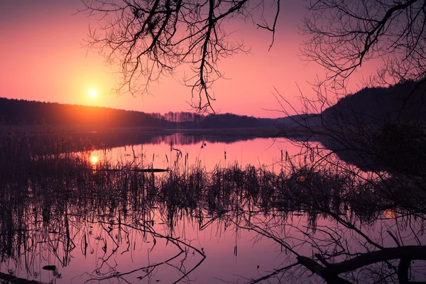 Tramonto magico sul lago — Foto Stock