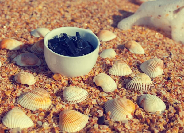 Dead Sea mud in a cup — Stock Photo, Image