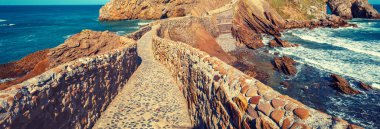 Köprü ada Gaztelugatxe, Bermeo, Bask Ülkesi, İspanya, Avrupa