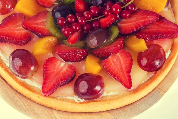 Tarta con frutas y bayas — Foto de Stock