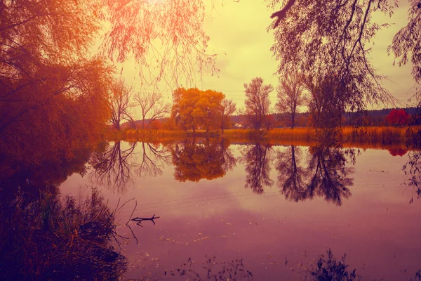 Paisagem Rural Outono Com Lago Nascer Sol — Fotografia de Stock