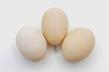 Taze ve lezzetli köy yumurtaları.