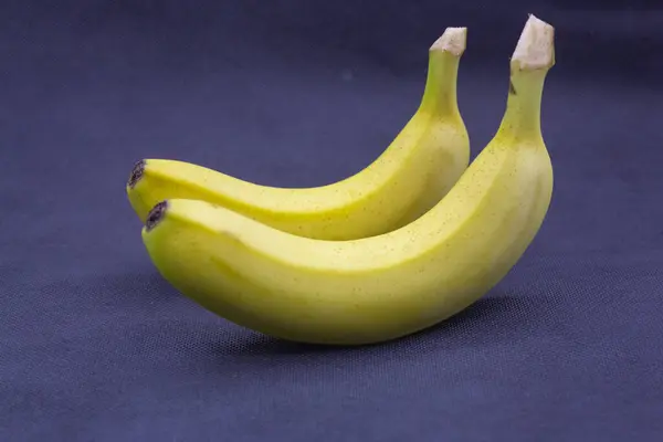 Zdjęcie Banana Niebieskim Tle — Zdjęcie stockowe