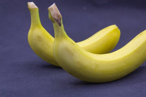 Zdjęcie Banana Niebieskim Tle — Zdjęcie stockowe