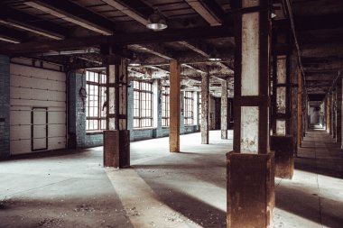 sütunları bir metal tutucu