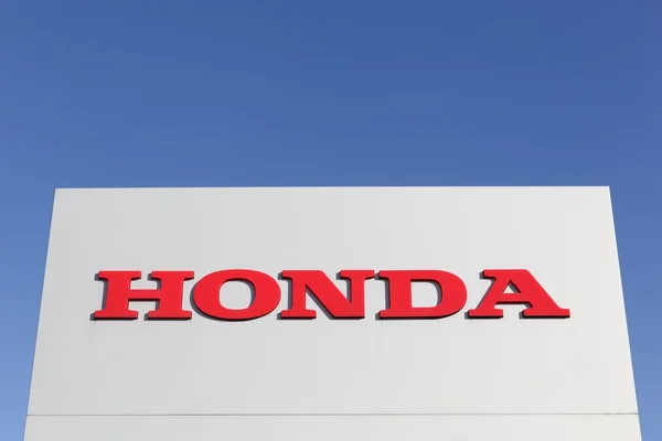 Logo de Honda en un panel — Foto de Stock