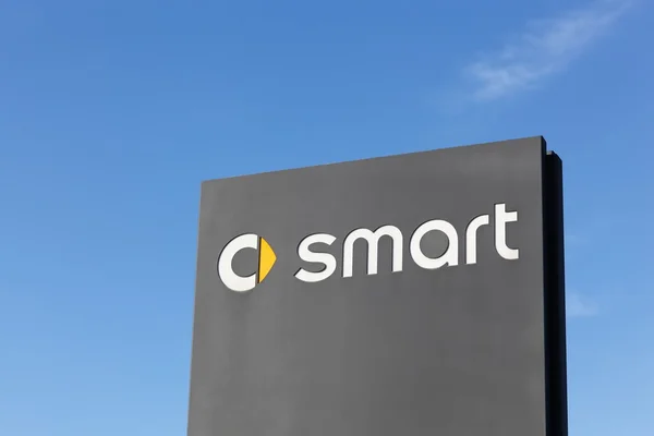 Smart logotyp på en panel — Stockfoto