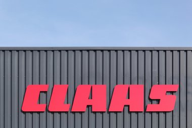 Claas logosu bir duvar