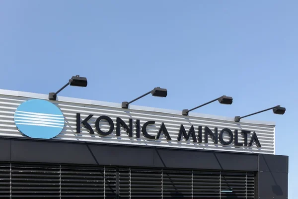 Konica Minolta Logo an einer Wand — Stockfoto