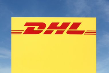 DHL logosu bir panel