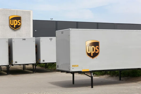 UPS logisztikai központ — Stock Fotó