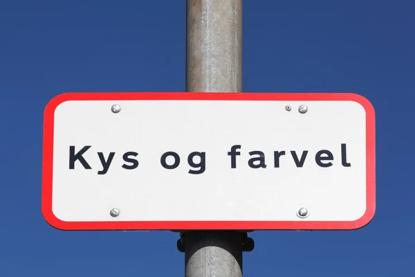 Beso y adiós llamado Kys og Farvel en danés zona de entrega en Dinamarca —  Fotos de Stock