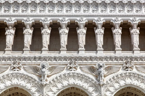 Basilikan Notre-Dame de Fourviere i Lyon, Frankrike — Stockfoto