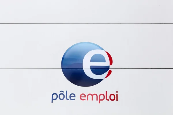 Pol Emploi-Logo an einer Wand — Stockfoto