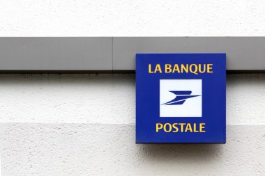 Bir duvara Banque postale logosu