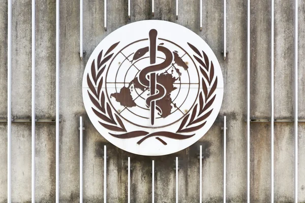 El logotipo de la Organización Mundial de la Salud en Ginebra, Suiza — Foto de Stock