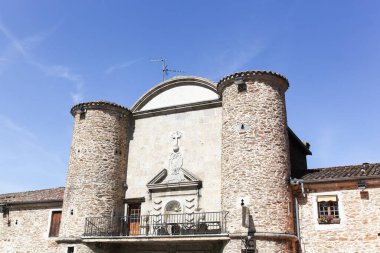 Fransa 'nın Sainte-Croix-en-Jarez köyündeki kapı.