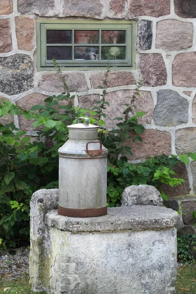 Lata Leche Decorativa Una Calle Isla Tuno Dinamarca — Foto de Stock