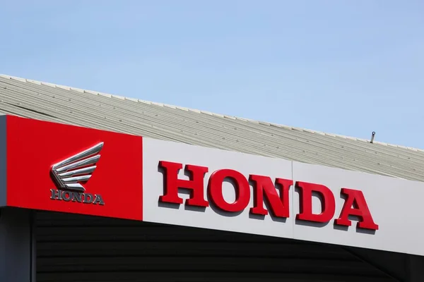 Villefranche Frankrijk Mei 2020 Honda Logo Een Gebouw Honda Een — Stockfoto