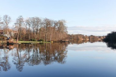 Danimarka 'nın Ry kentindeki göl manzarası