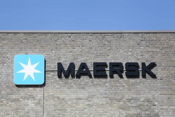 Tilst Denmark April 2021 Maersk Logo Building 丹麦哥本哈根的Maersk公司是世界上最大的集装箱船运营商 — 图库照片